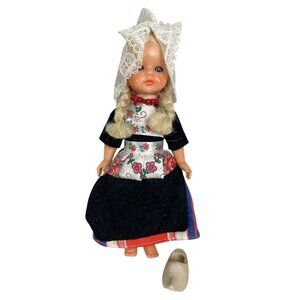 Vintage Doll Dutch Girl Traditional Dress Holland Sleepy Eyes 7.5 Souvenir